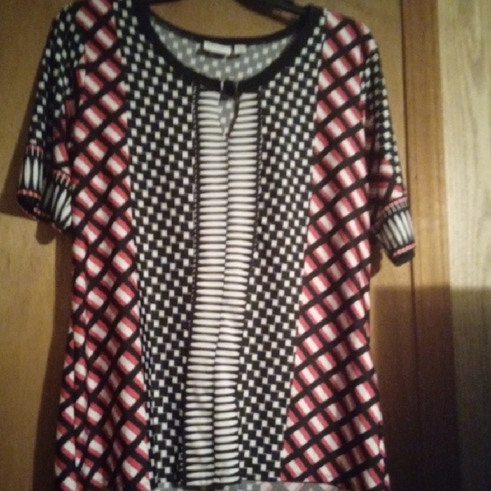 Geometric Patterned Top in Black, White, and Red